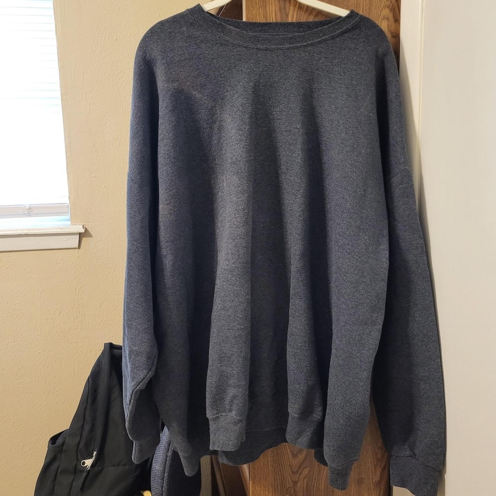 Athletic Works Men's Charcoal Crewneck Sweater - Picture 4 of 8